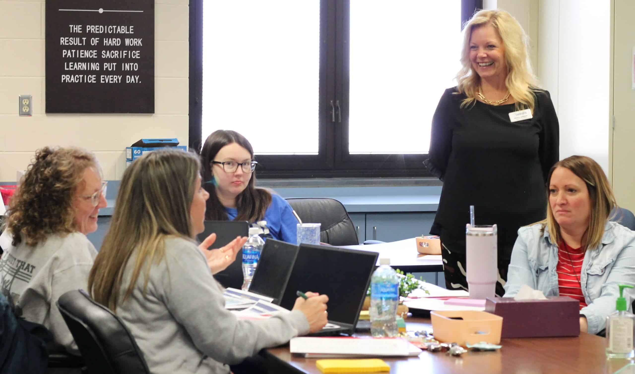 Shona Lansdell PD Shona Lansdell - Literacy Consultant - Smekens Education - Professional Development