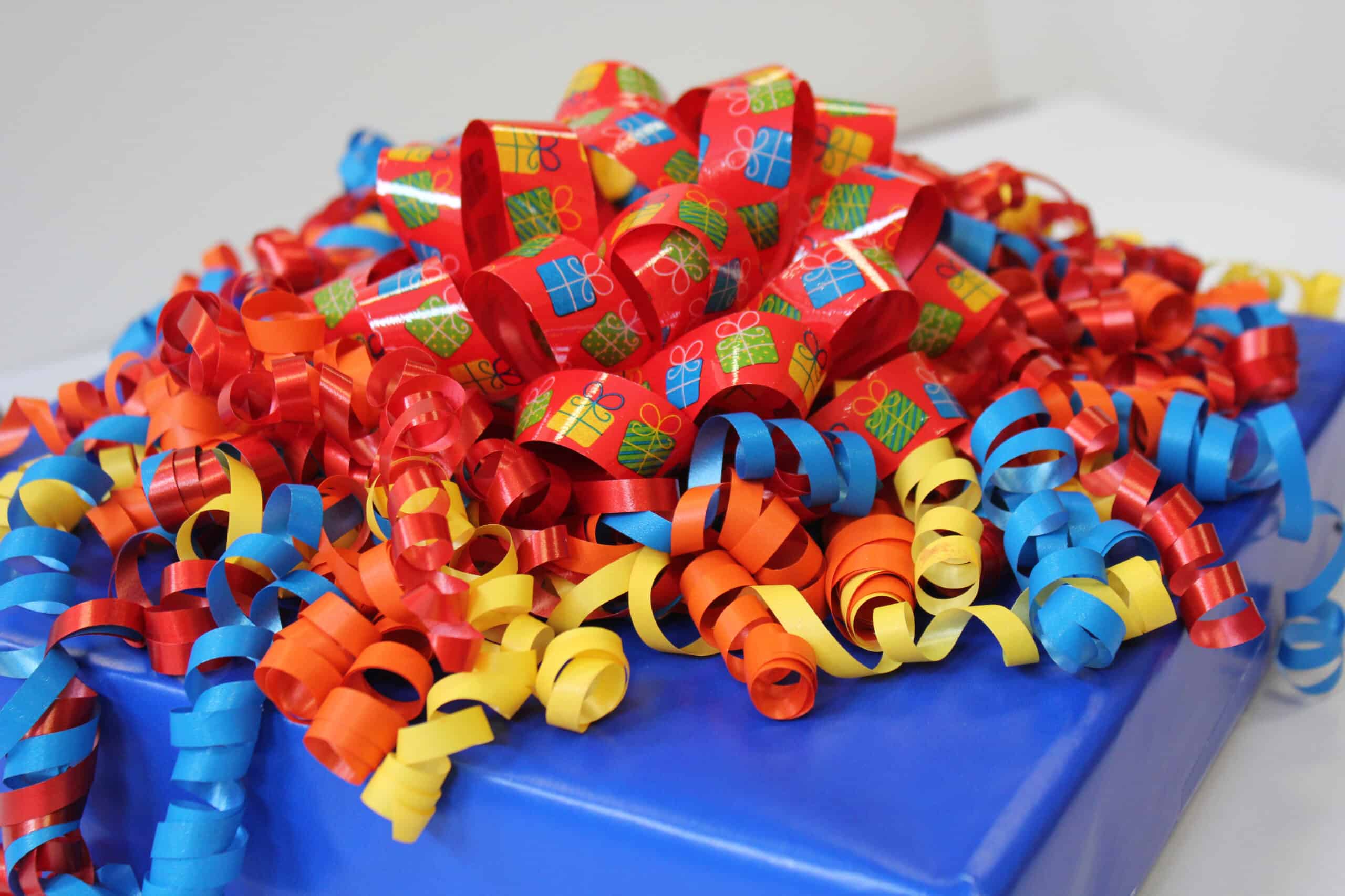 Present with specialty bow - Strengthen student titles Present with specialty bow - Strengthen student titles