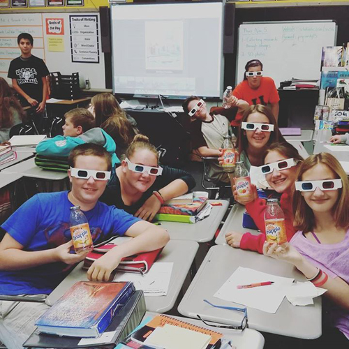 Use Snapple Facts to teach students to notice and note - Erica Shadley - Students with 3D glasses and Snapple Facts sheet Use Snapple Facts to teach students to notice and note - Erica Shadley - Students with 3D glasses and Snapple Facts sheet